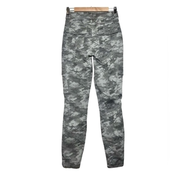 Spanx stretch twill ankle cargo pants - stone wash camo- Brand New With Tags - Picture 10 of 16
